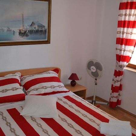 Holiday Apartments Lucic - Feels Like Home, Away From Home Ražanj Dış mekan fotoğraf